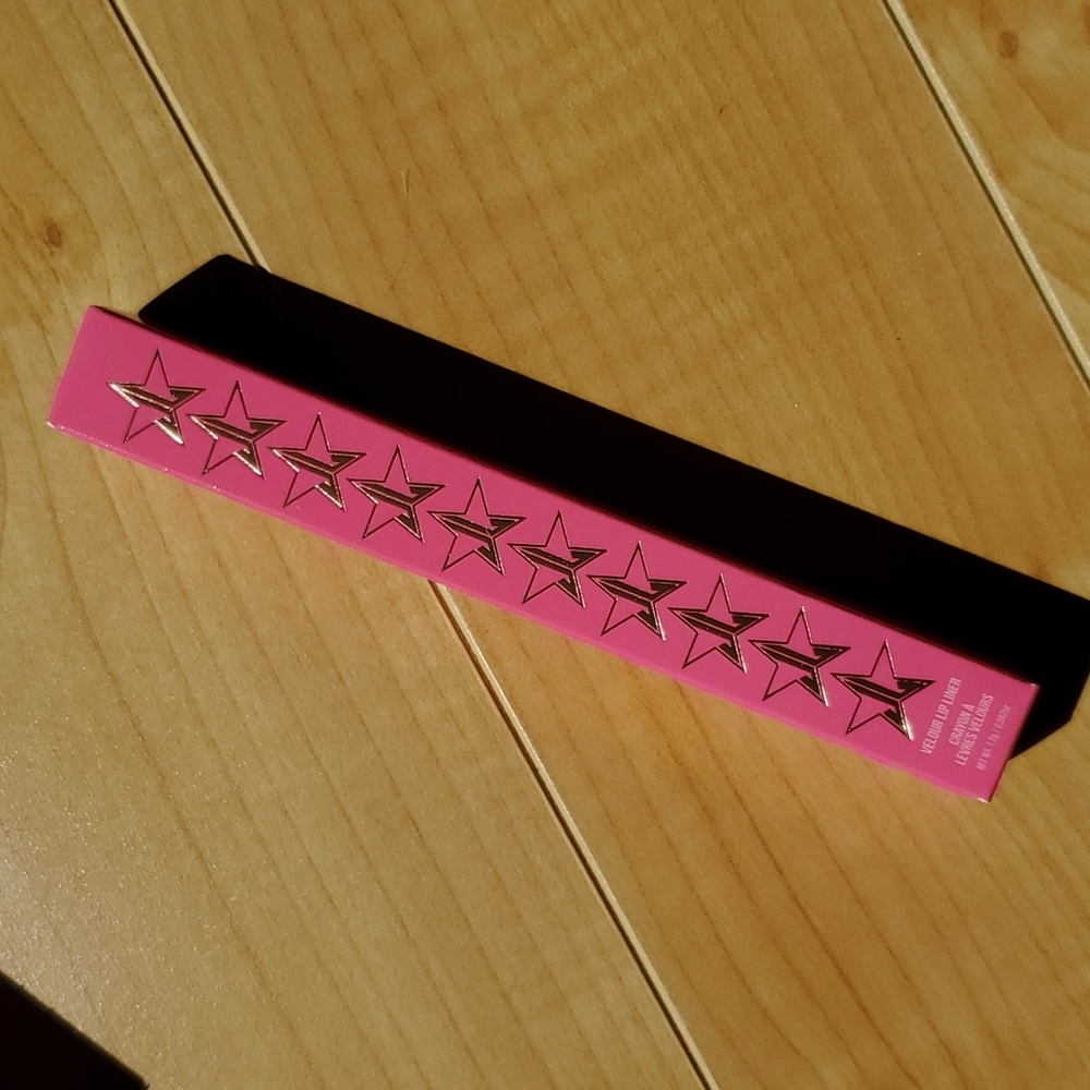 Lip liner